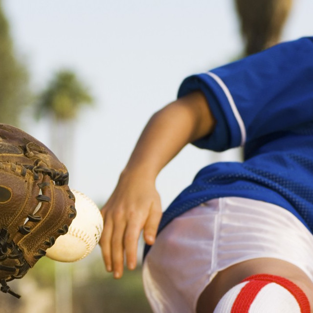Three Treatment Options for Softball Knee Injuries Rothman